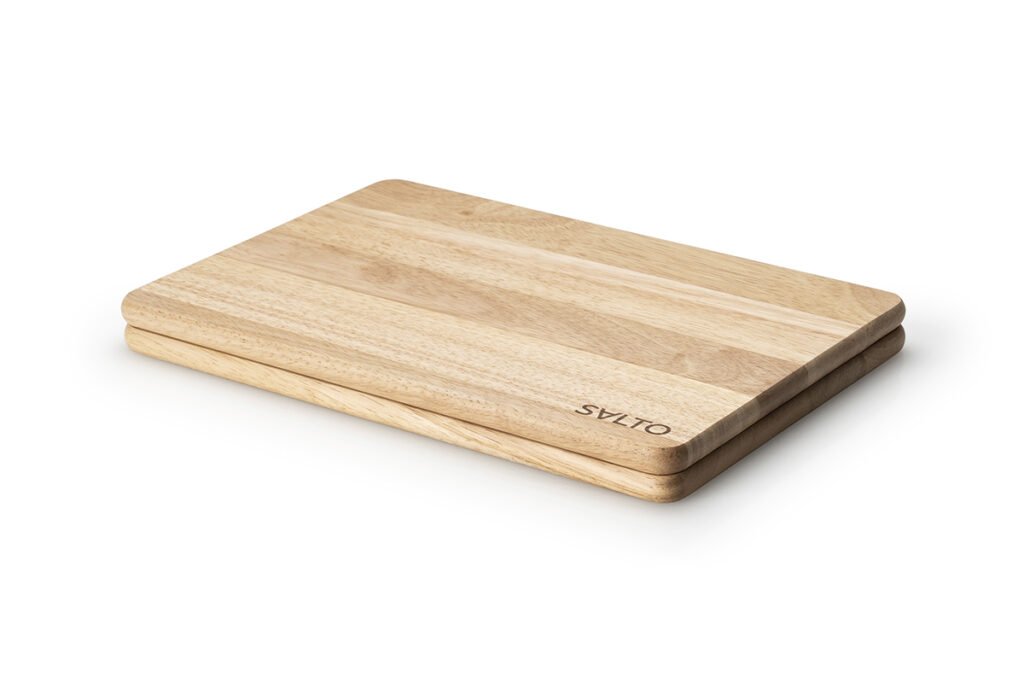 Zwei Schneidbretter aus Gummibaumholz