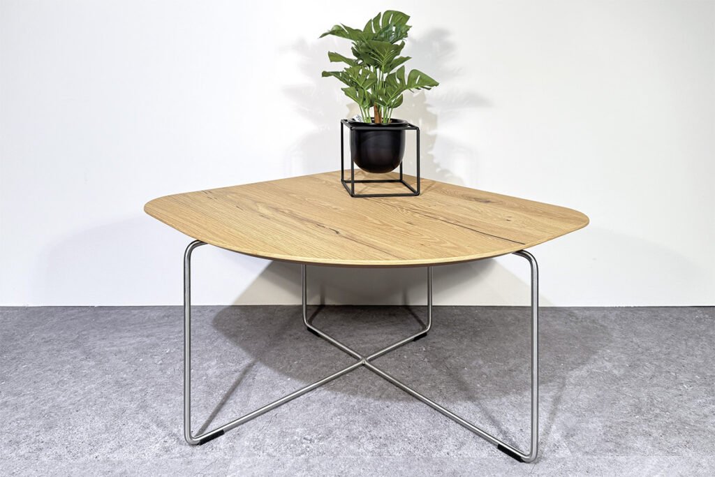 Couchtisch Eiche geölt furniert, Füße Edelstahloptik