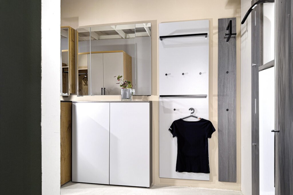 Garderobenkombination, Kastanie Graphit Dekor/Grau Dekor, bestehend aus Schuhschrank, Spiegel und zwei Wandpaneelen, inklusive Zubehör