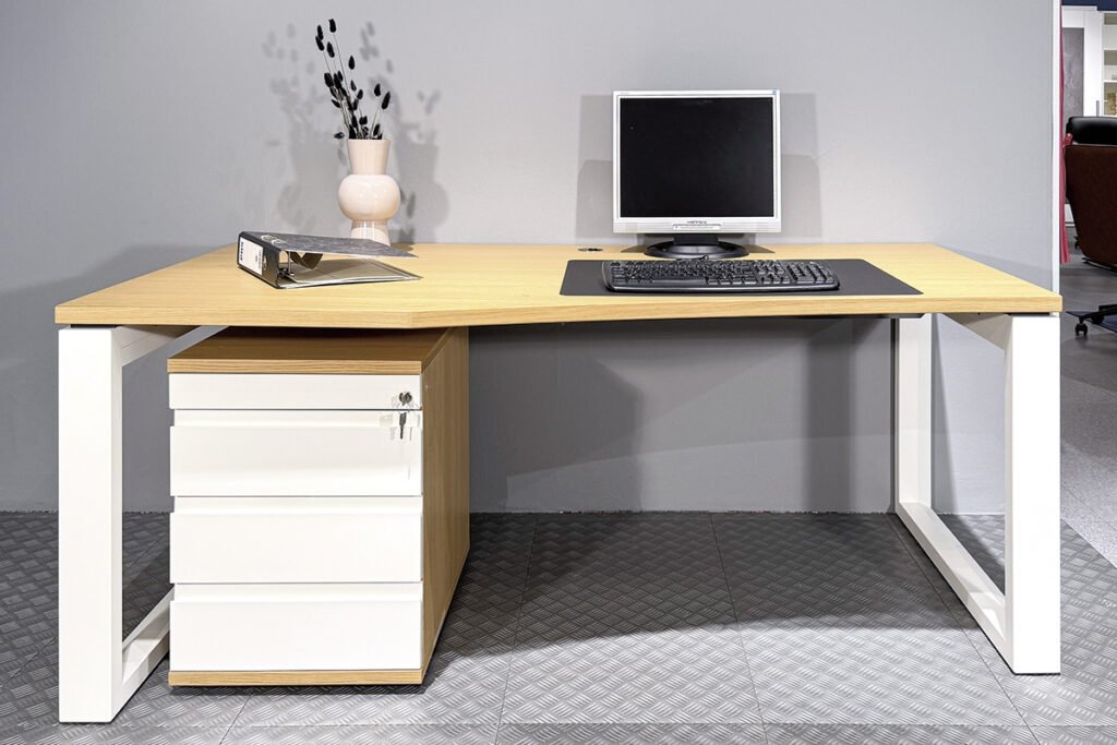 Schreibtisch, Eiche Sand/Lack Weiß, inklusive Rollcontainer