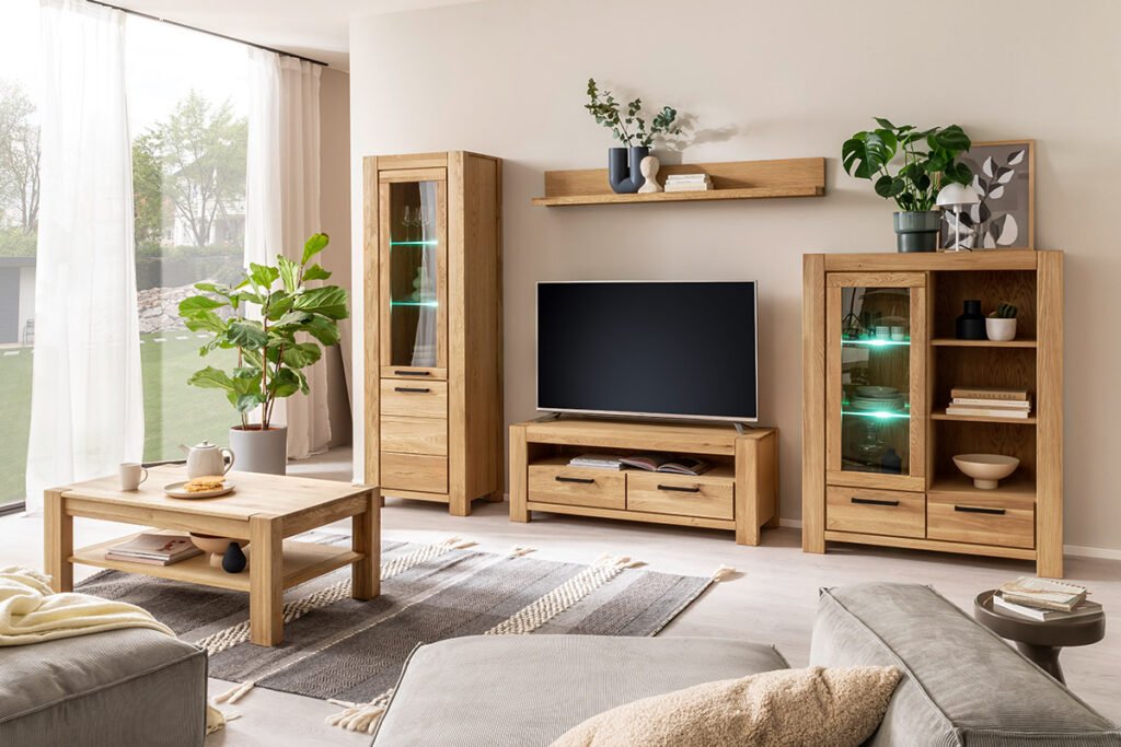 Wohnkombination Wildeiche massiv/furniert, bestehend aus zwei Vitrinen, Lowboard und Wandboard