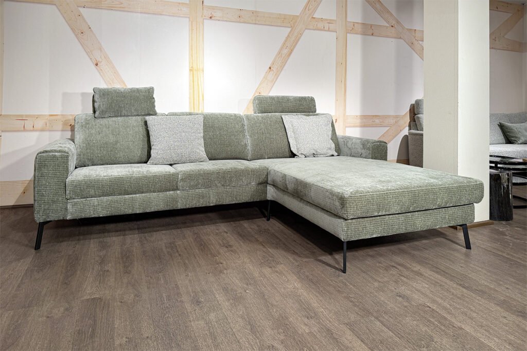 Eckkombination in Velour Monty Turtle, inkl. Kissen