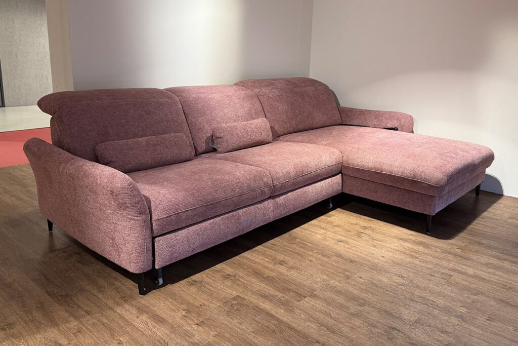 Ecksofa, Stoff Rosa, Füße Schwarz, mit 2 Nierenkissen