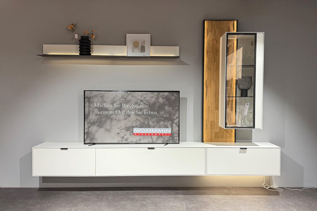 Wohnkombination Spaltholz/Lack Weiß