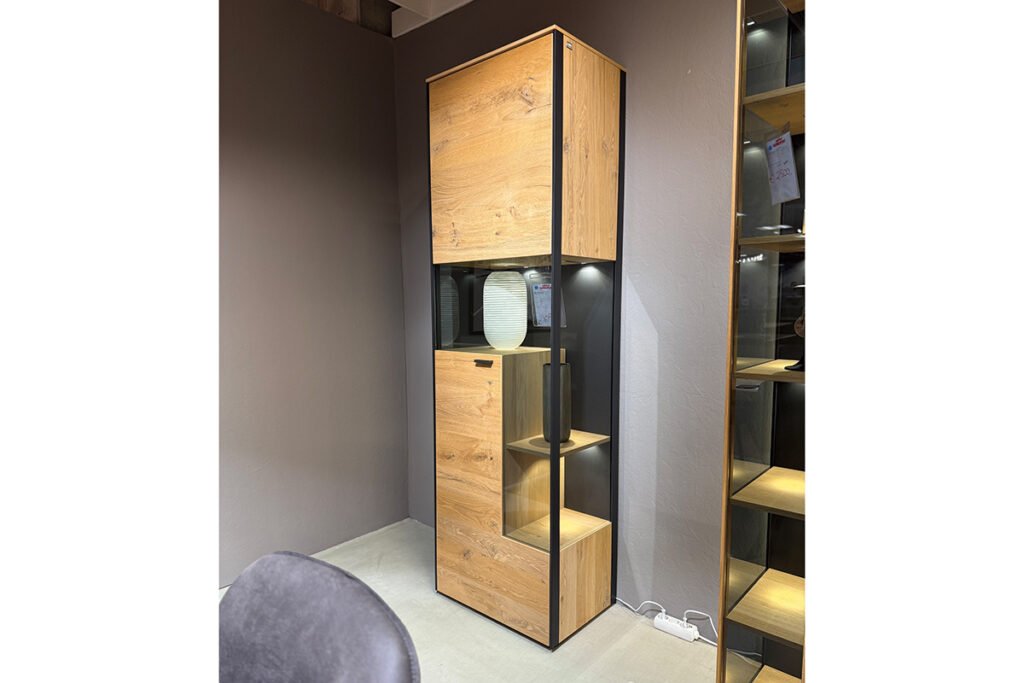 Vitrine Eiche rustiko/Anthrazit mit Beleuchtung