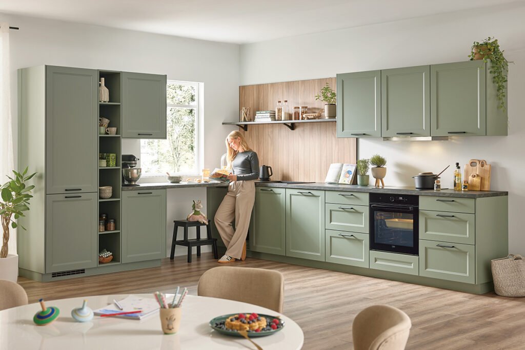 Küche in L-Form Hellgrün