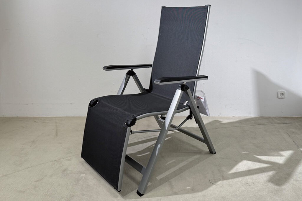 Relaxsessel Silber, verstellbar.