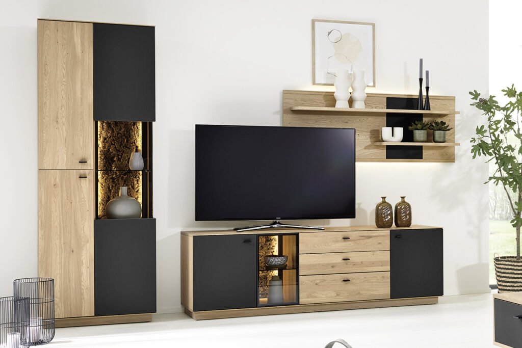 Wohnkombination, Wildeiche massiv/Anthrazit, bestehend aus Vitrine, TV-Board und Wandpaneel