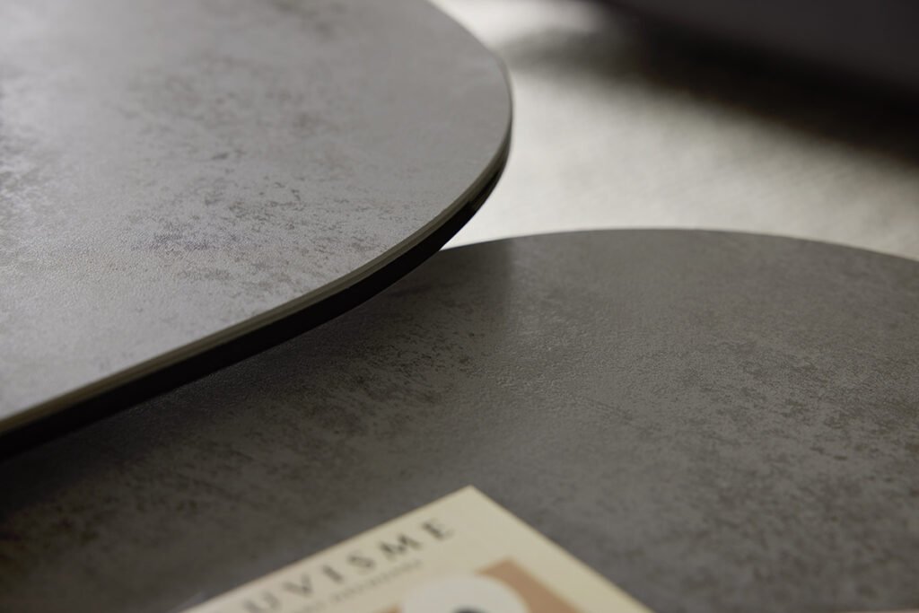 Couchtisch, grau, zwei Tischplatten, Nahaufnahme