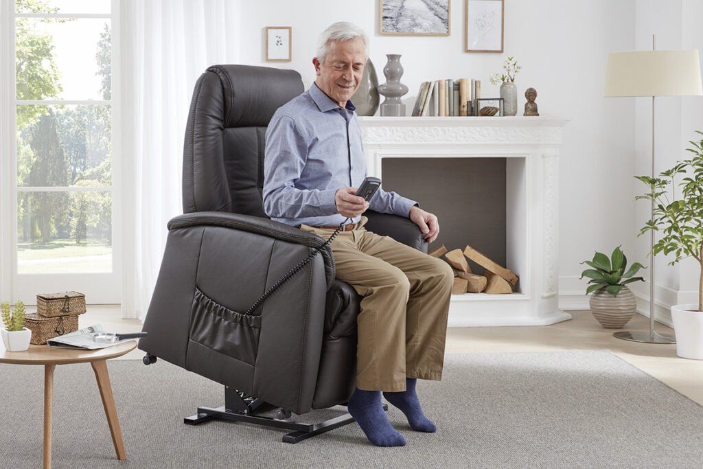 Sessel, Schokobraun, mit Aufstehhilfe