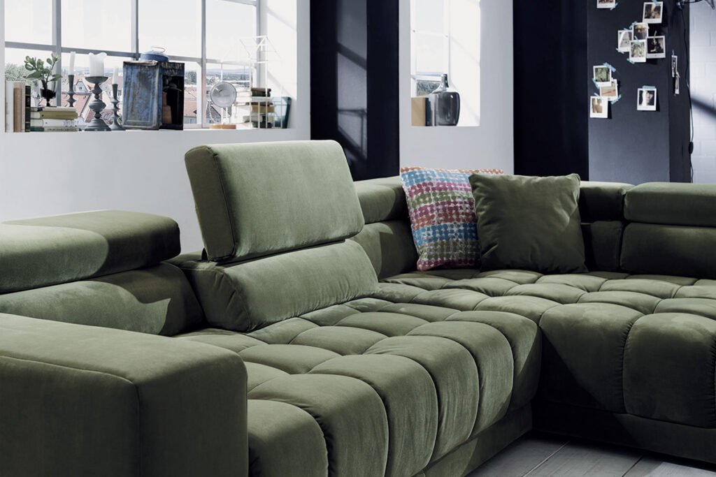 Ecksofa moosgrün, Rückenverstellung