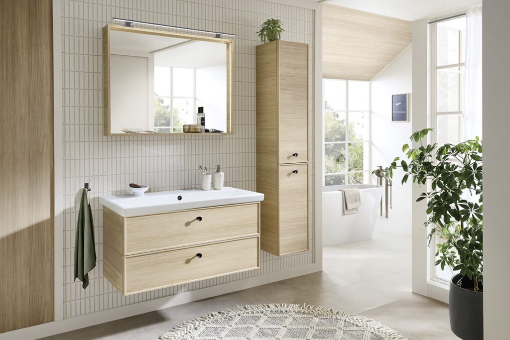 Badezimmer, Tropea Eiche quer Nachbildung, bestehend aus Rahmenspiegel, Waschtisch, Waschtischunterschrank und Hochschrank