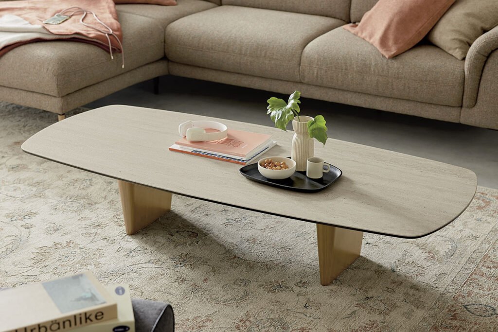 Couchtisch, Platte Keramik/Glas, Gestell Stahl Bronzeoptik lackiert