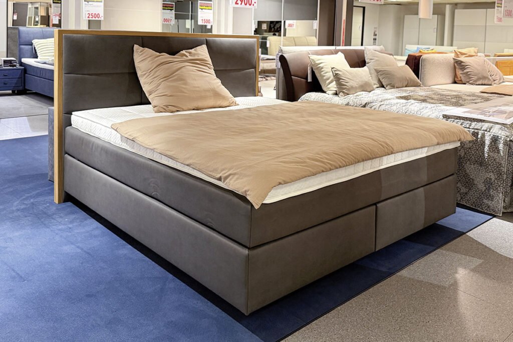 Boxspringbett Bezug Grau, Rahmen Wildeiche