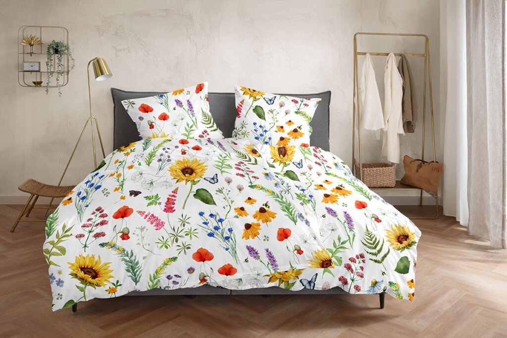 Bettwäsche Weiß mit bunten Blumen