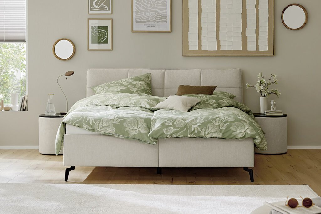 Polsterbett, Bezug Stoff Beige