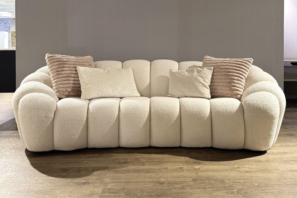 Garnitur, Strukturstoff Beige, inklusive Kissen